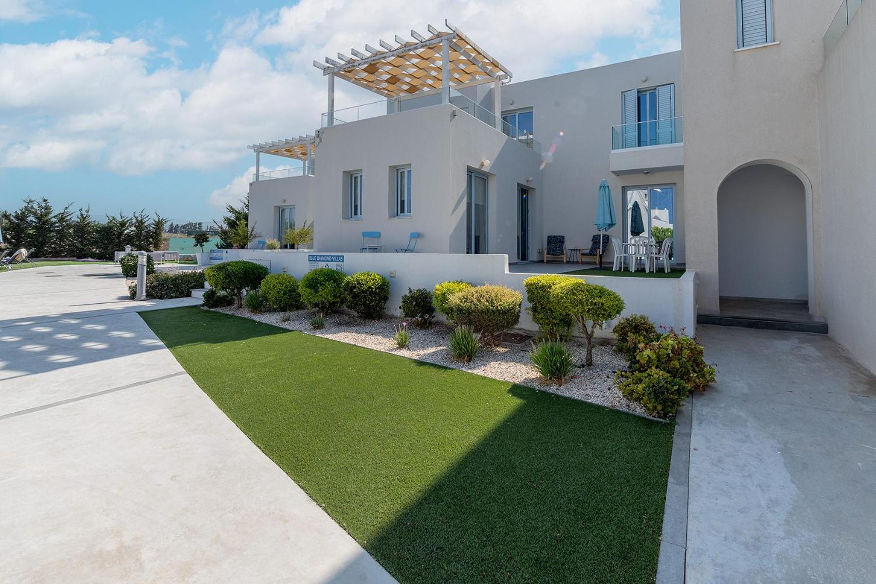 Blue Diamond Beach Villas بافوس المظهر الخارجي الصورة