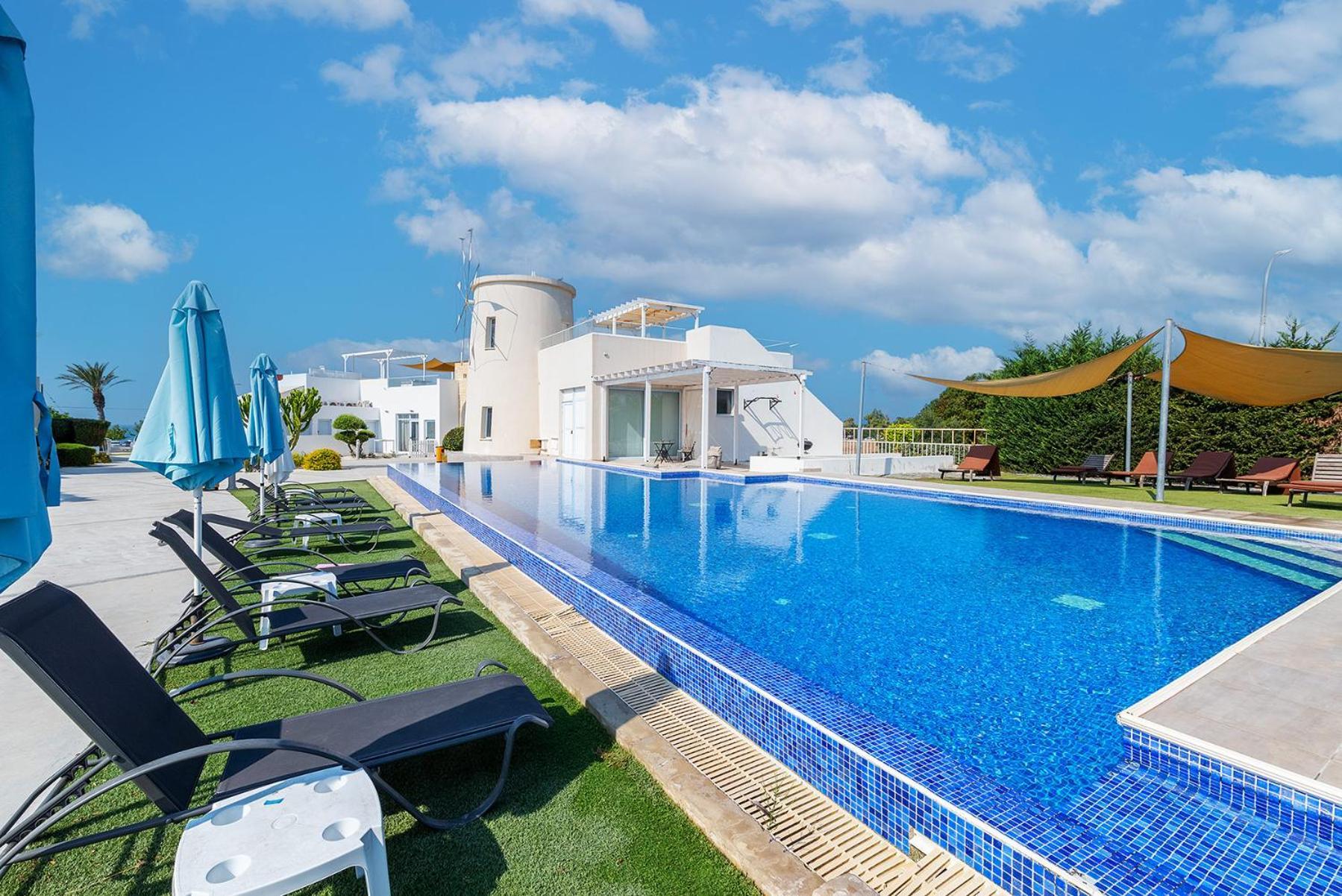 Blue Diamond Beach Villas بافوس المظهر الخارجي الصورة