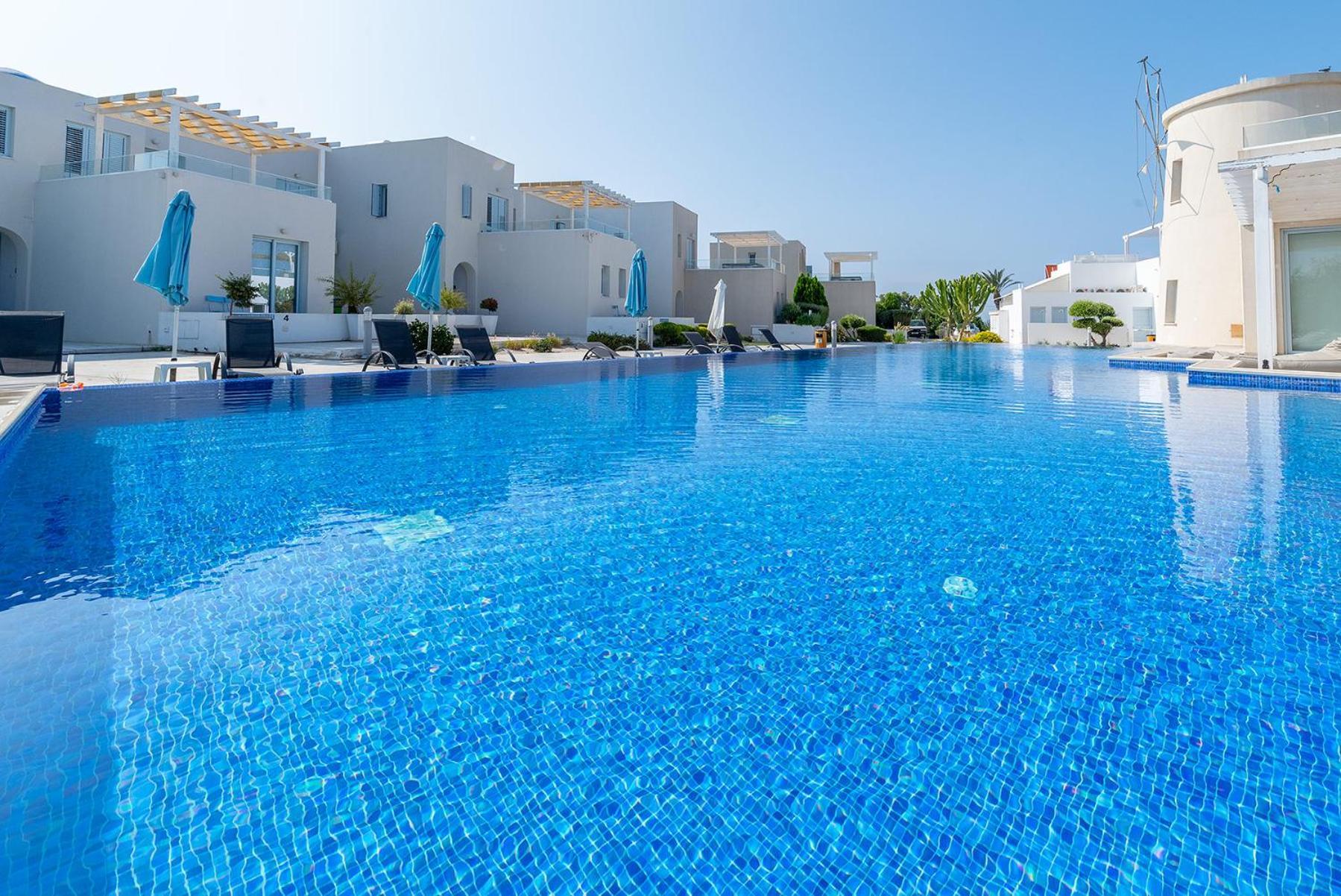 Blue Diamond Beach Villas بافوس المظهر الخارجي الصورة