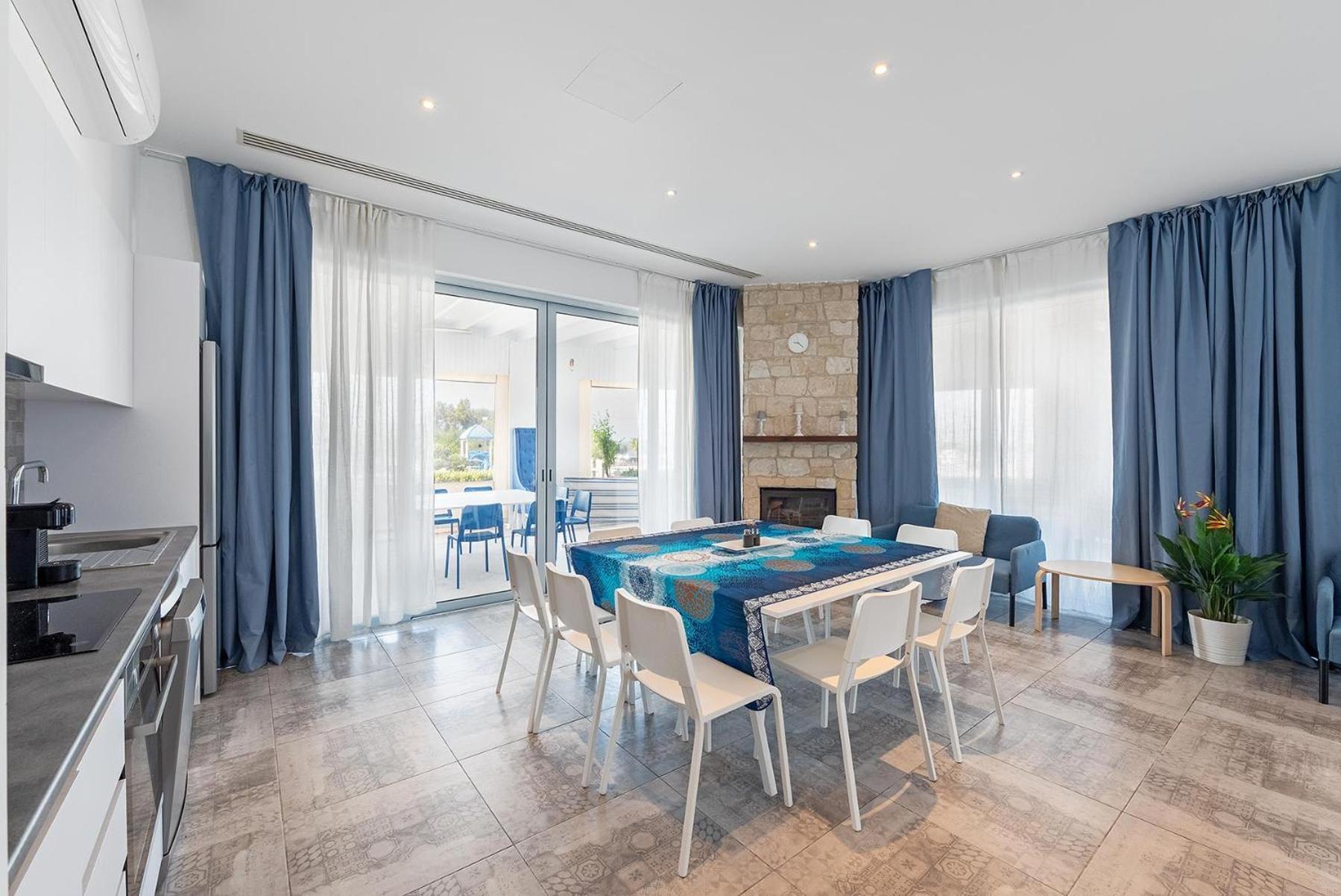 Blue Diamond Beach Villas بافوس المظهر الخارجي الصورة