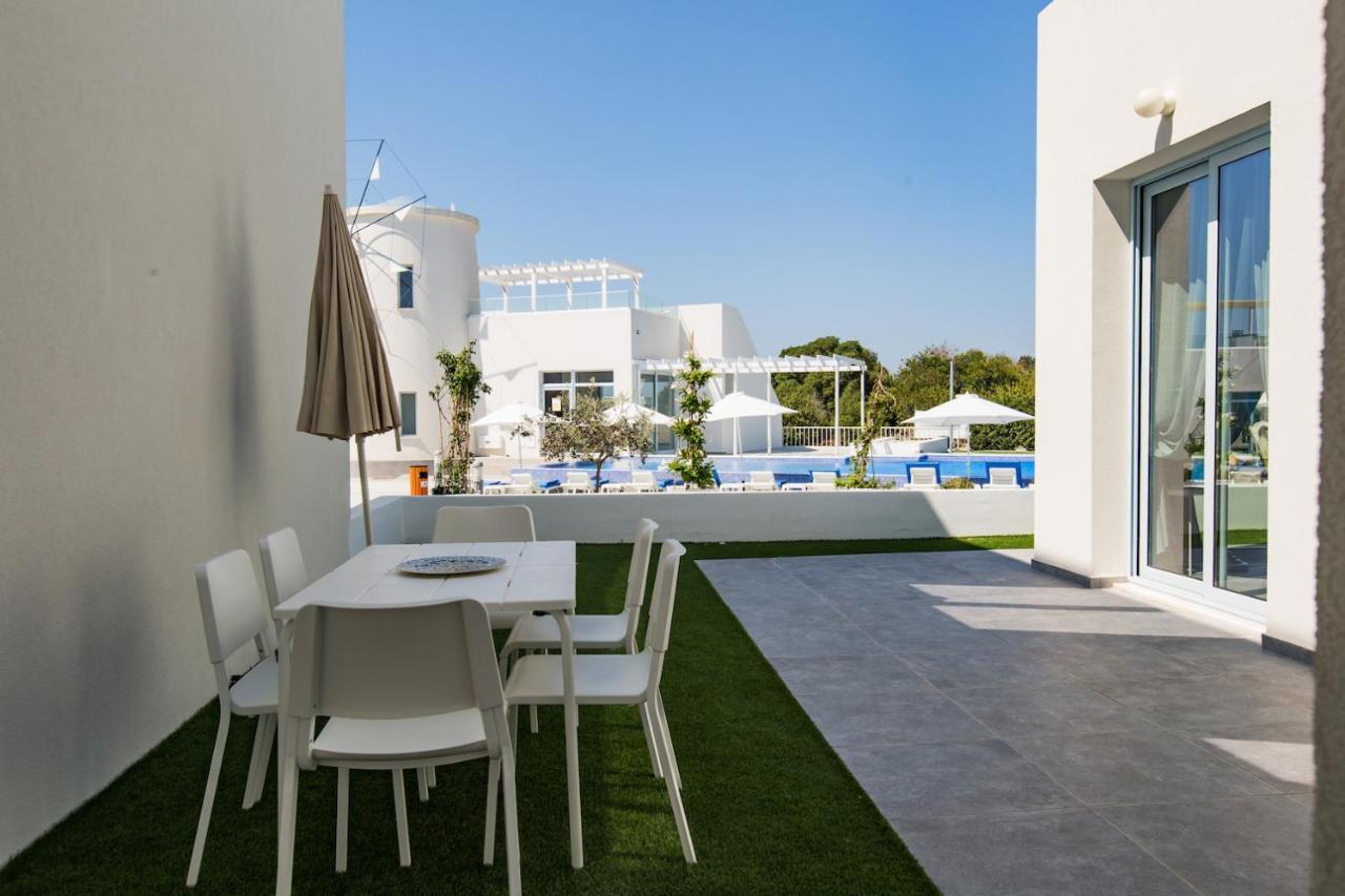 Blue Diamond Beach Villas بافوس المظهر الخارجي الصورة